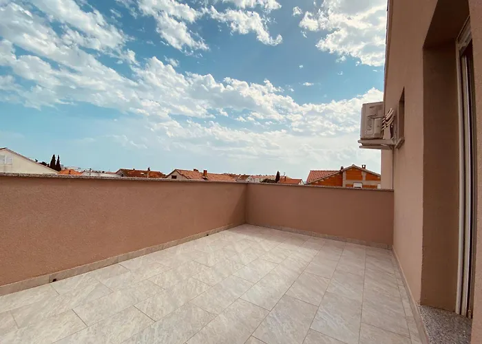 West דירה זאדאר